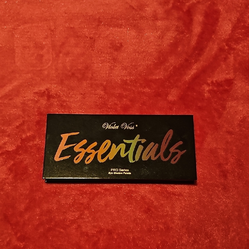 Violet Voss Essentials PRO Eyeshadow Palette